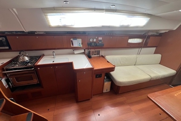 Sisu 43ft Beneteau Yacht For Sale