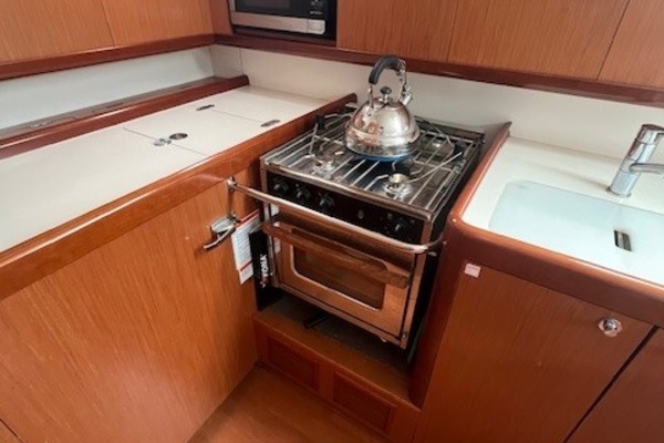 Sisu 43ft Beneteau Yacht For Sale