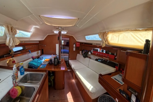 Olive Elaine 31ft Beneteau Yacht For Sale