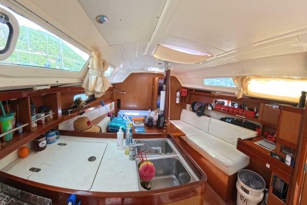 Olive Elaine 31ft Beneteau Yacht For Sale
