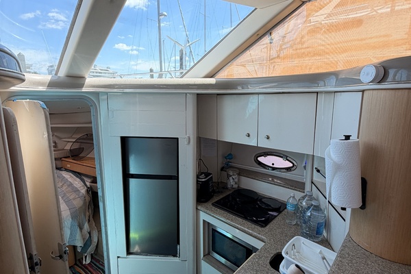 Nefertite 41ft Maxum Yacht For Sale