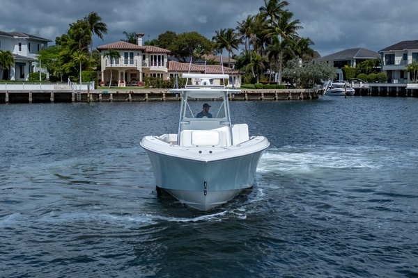 2017 Invincible 39