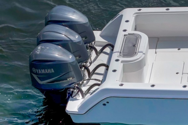 2017 Invincible 39