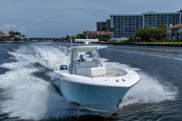 2017 Invincible 39