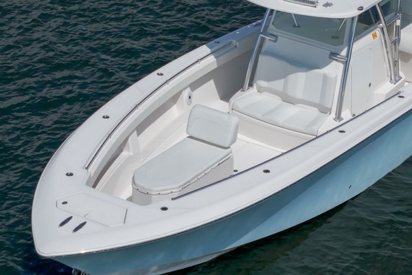 2017 Invincible 39