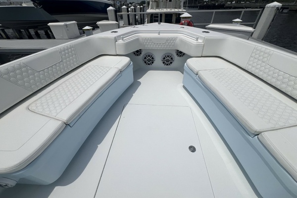 Photo of the 2023 Contender Center Console "DAKOTA CRUDE"