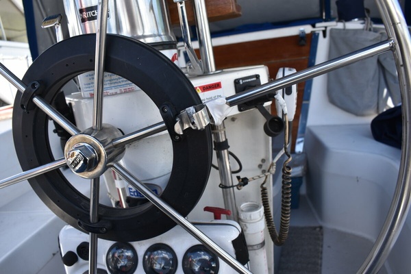 Mezzaluna 31ft Catalina Yacht For Sale