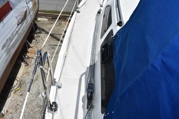 Mezzaluna 31ft Catalina Yacht For Sale