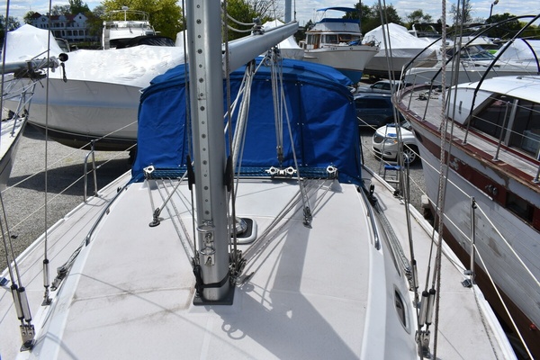 Mezzaluna 31ft Catalina Yacht For Sale