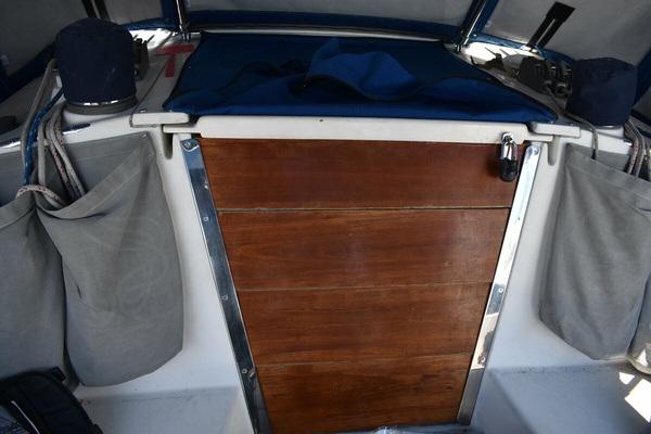 Mezzaluna 31ft Catalina Yacht For Sale