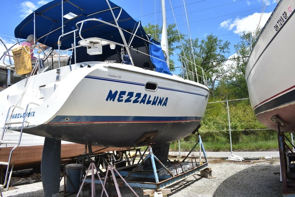 Mezzaluna 31ft Catalina Yacht For Sale