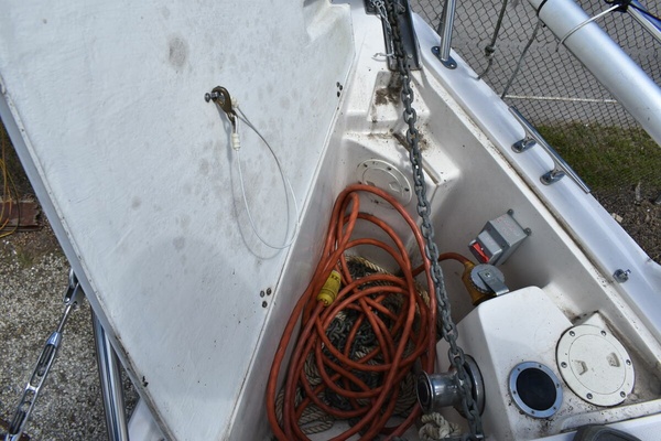 Mezzaluna 31ft Catalina Yacht For Sale