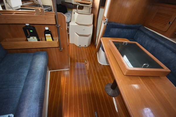 Mezzaluna 31ft Catalina Yacht For Sale