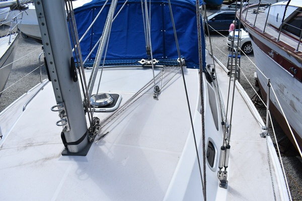 Mezzaluna 31ft Catalina Yacht For Sale