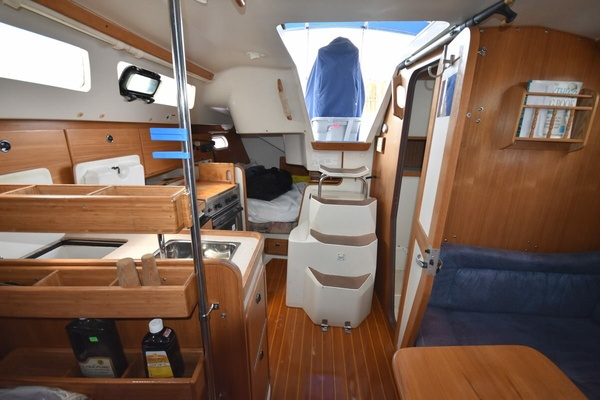 Mezzaluna 31ft Catalina Yacht For Sale