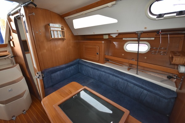 Mezzaluna 31ft Catalina Yacht For Sale