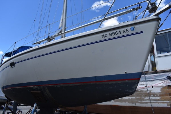 Mezzaluna 31ft Catalina Yacht For Sale