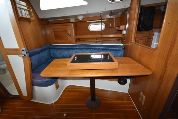 Mezzaluna 31ft Catalina Yacht For Sale