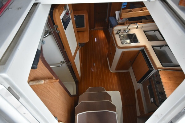 Mezzaluna 31ft Catalina Yacht For Sale