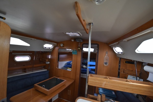 Mezzaluna 31ft Catalina Yacht For Sale