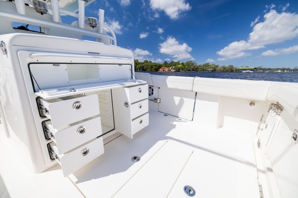 34ft Regulator Yacht For Sale