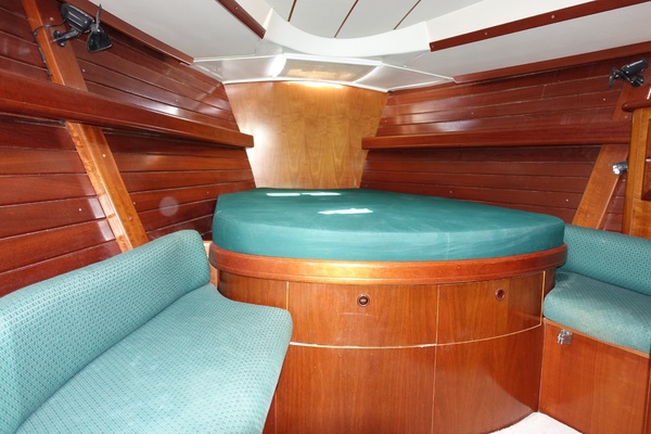 OYA 46ft Beneteau Yacht For Sale