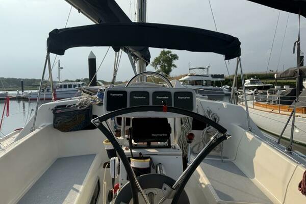 36ft Hunter Yacht For Sale
