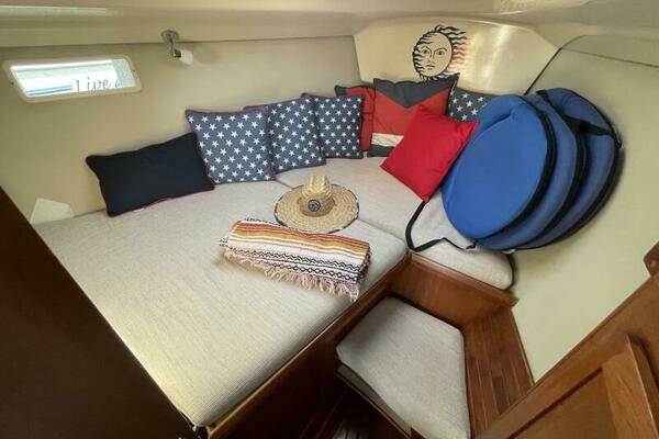 36ft Hunter Yacht For Sale