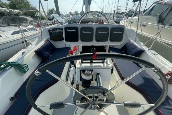 36ft Hunter Yacht For Sale