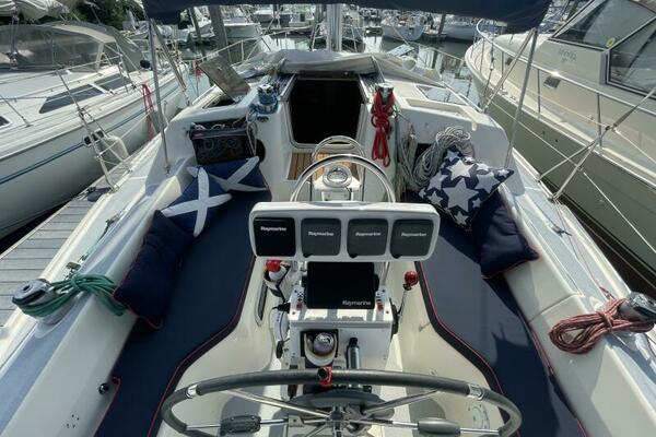 36ft Hunter Yacht For Sale