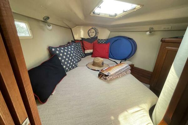 36ft Hunter Yacht For Sale