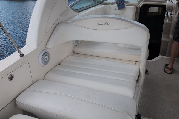 28ft Sea Ray Yacht For Sale
