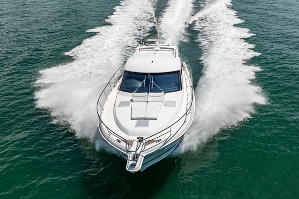 Photo of the 2016 Riviera 5000 Sport Yacht