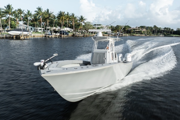 2023 Conch 33