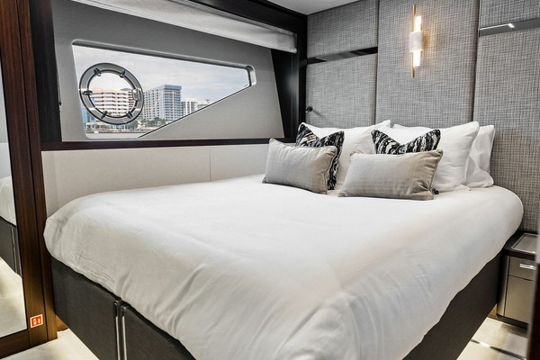 Dolce Far Niente 86ft Sunseeker Yacht For Sale