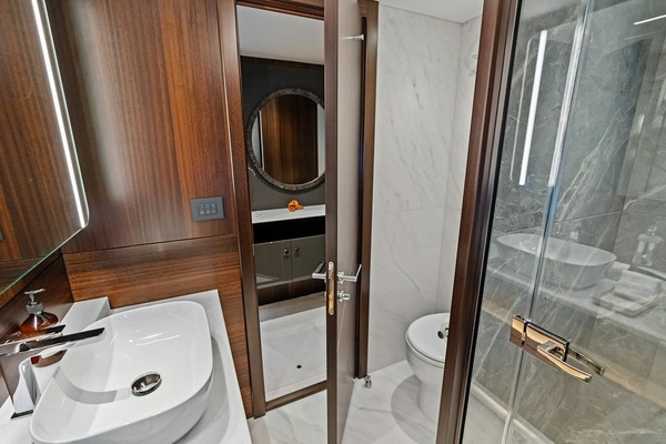 Dolce Far Niente 86ft Sunseeker Yacht For Sale