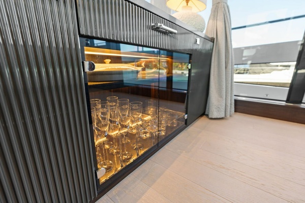 Dolce Far Niente 86ft Sunseeker Yacht For Sale