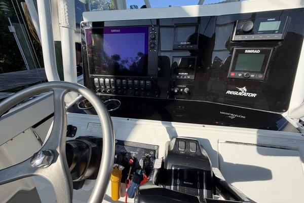 26ft Regulator Yacht For Sale