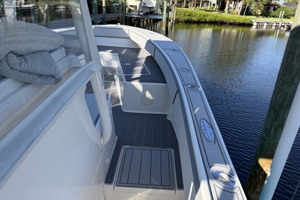 26ft Regulator Yacht For Sale