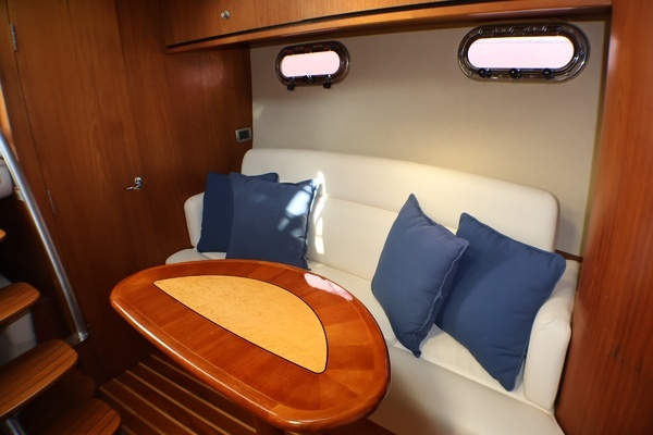 2009 Tiara Yachts 35