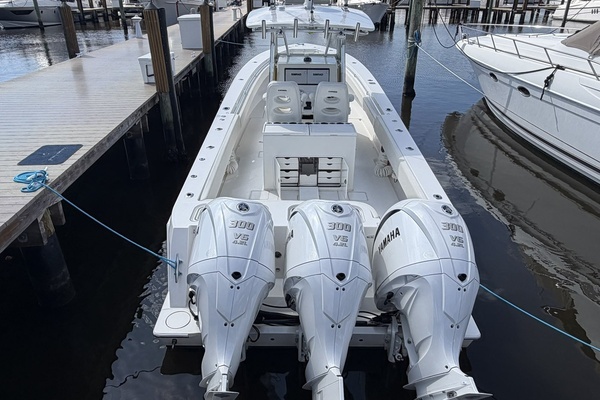 2009 Contender 33