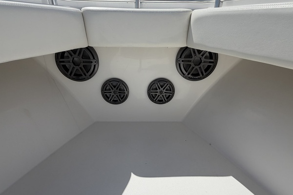 33ft Contender Yacht For Sale