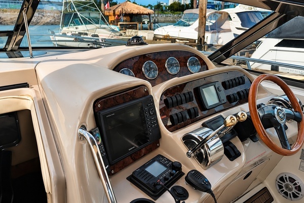 Photo of the 2004 Sea Ray 360 Sundancer