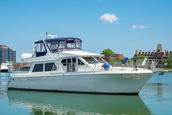 53' 5300 Navigator 1999