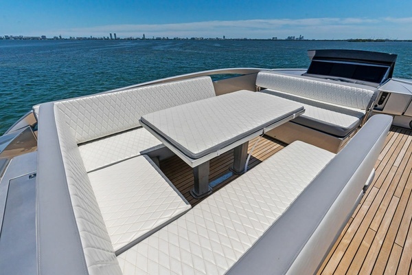 2012 Pershing 92