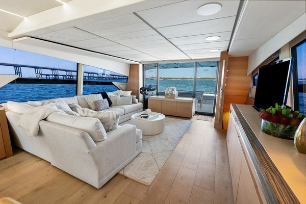 2012 Pershing 92
