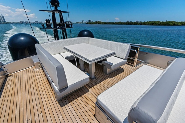 2012 Pershing 92