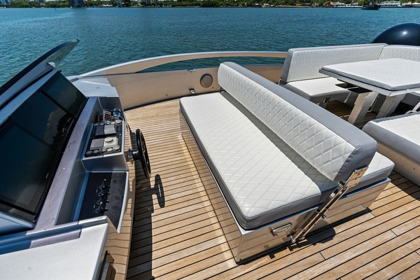 Cersei 92ft Pershing Yacht For Sale