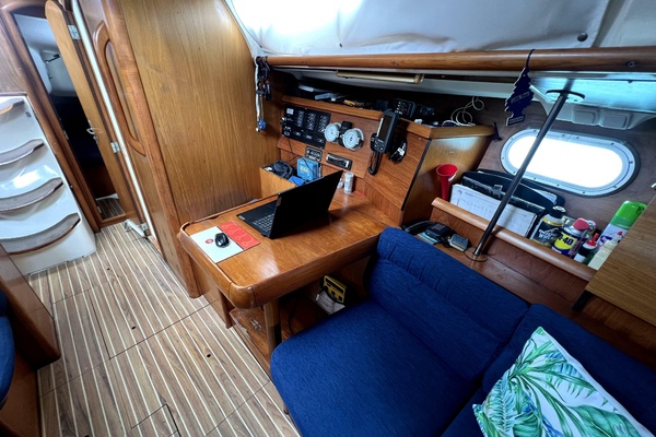 SpinOff 40ft Jeanneau Yacht For Sale