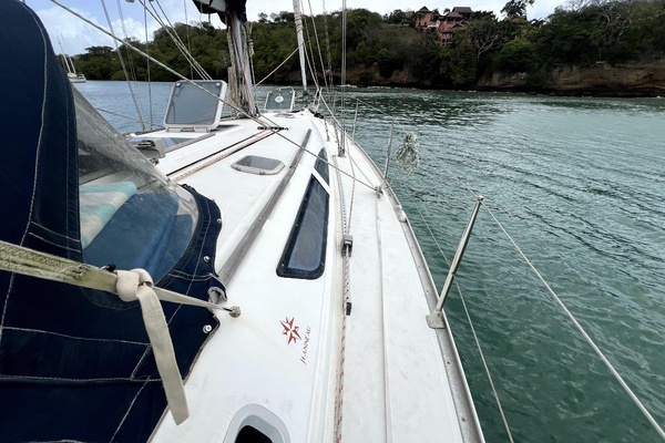 SpinOff 40ft Jeanneau Yacht For Sale